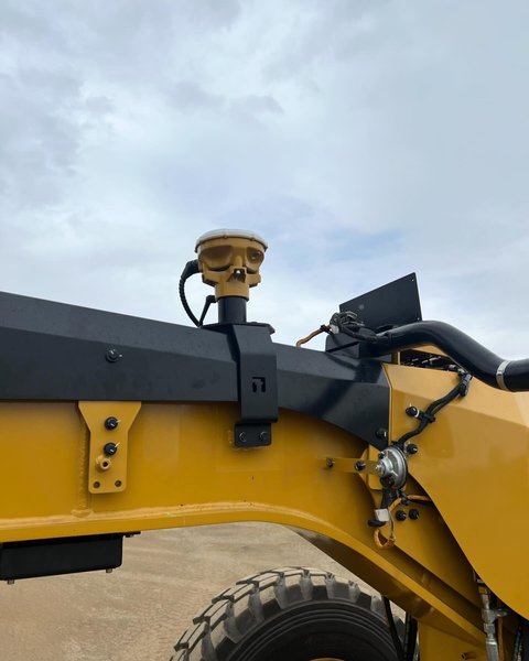 Craig McKeon Earthmoving: Trimble Earthworks Mastless Grade Control System